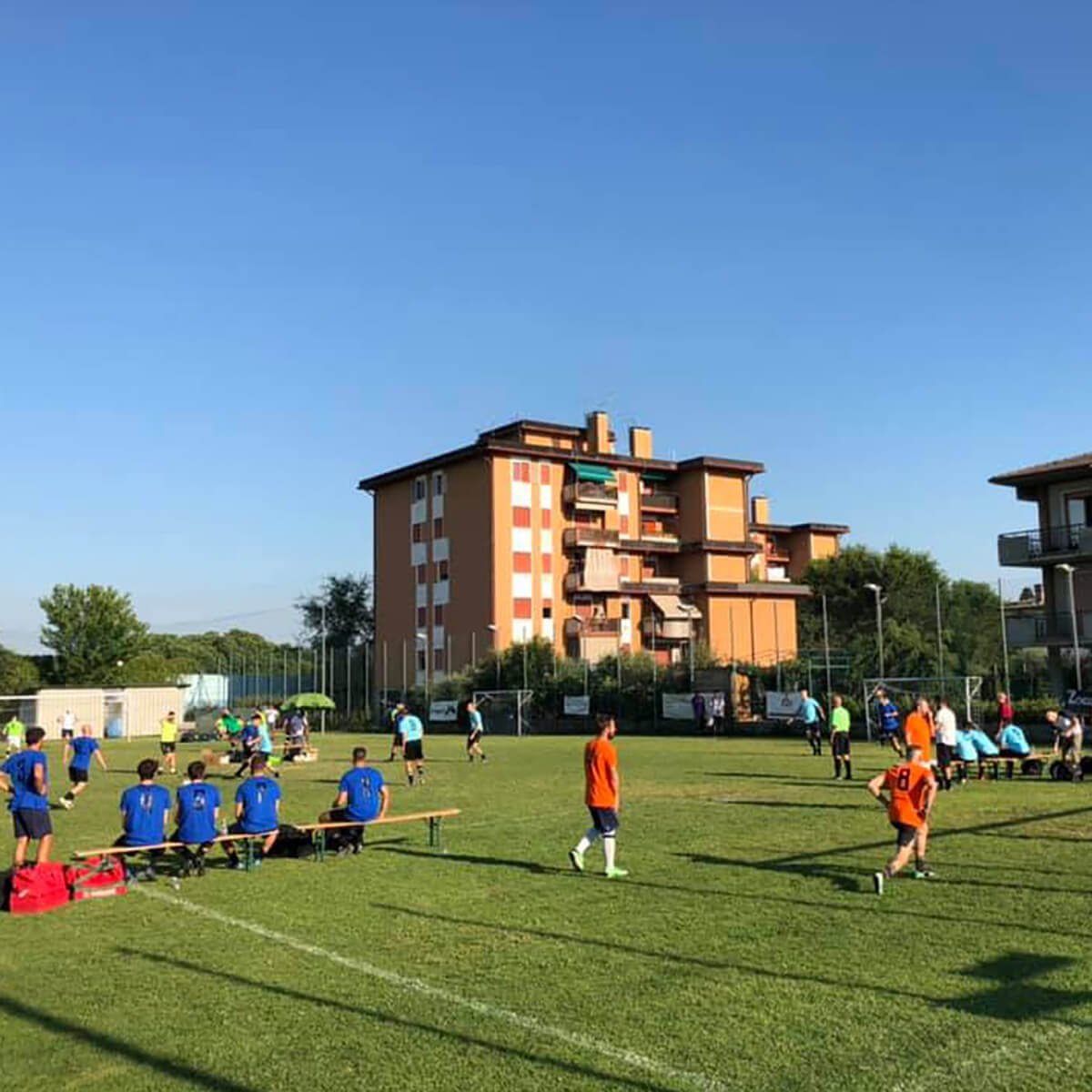 CONTROVENTO-SCENDE-IN-CAMPO
